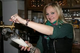 Bier wird in der Sachsenperle gezapft