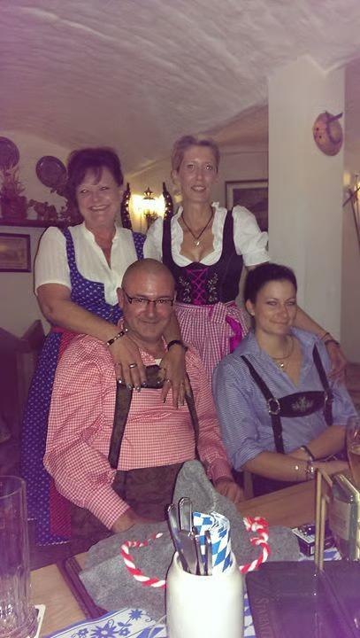 Gäste in der Sachsenperle bei einer Feier